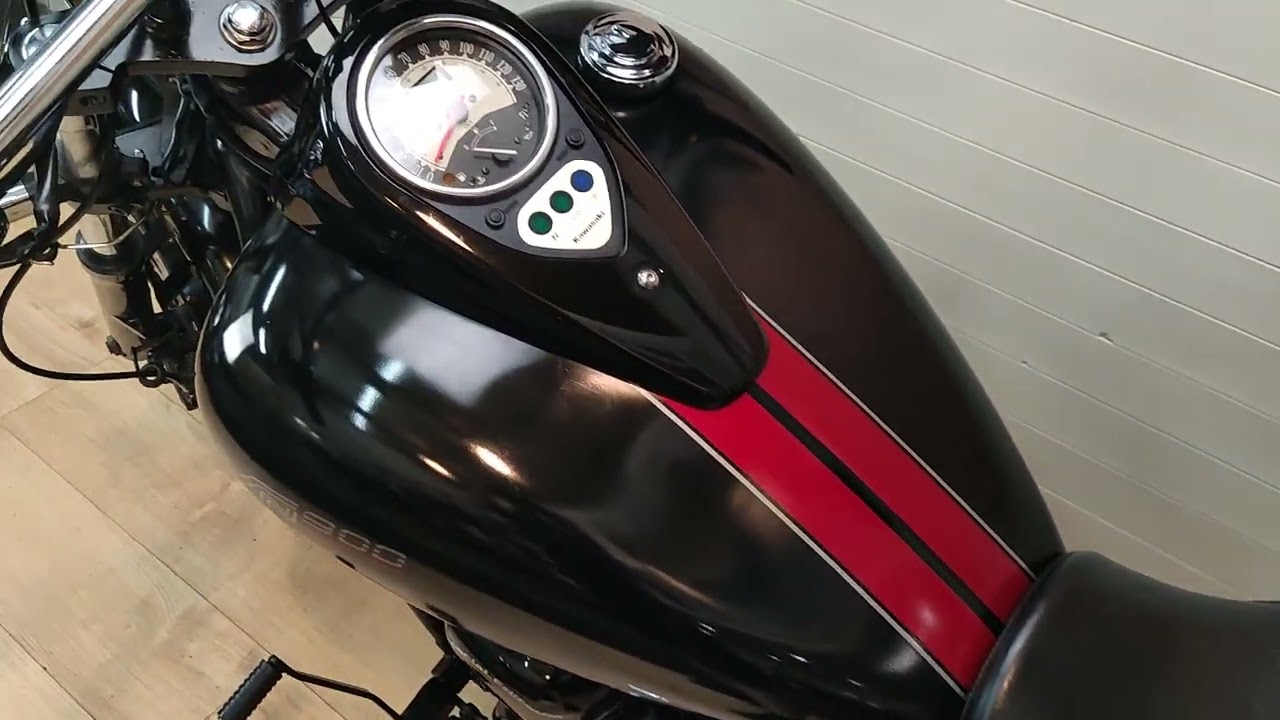 Kawasaki VN900 Custom